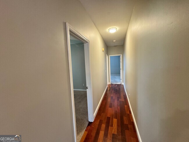 Building Photo - 535 Cardinal Cir E