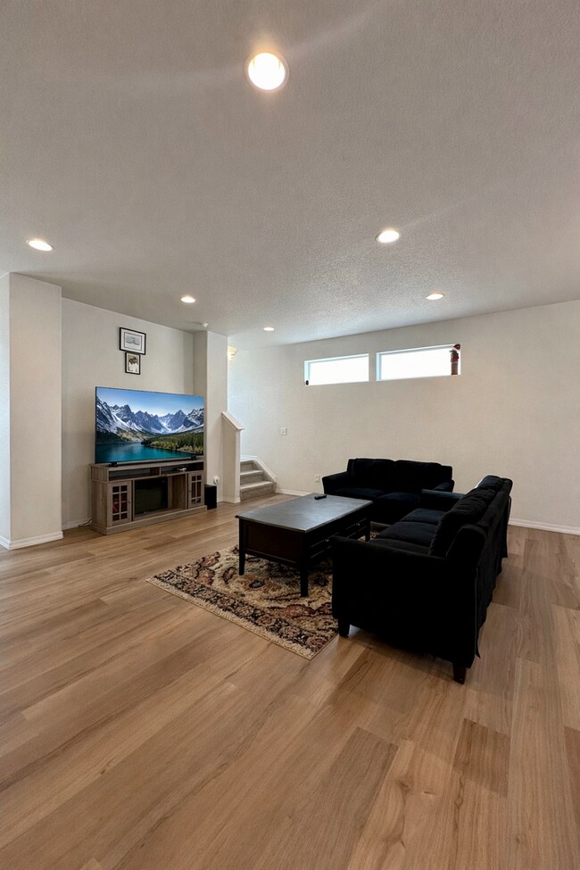 Building Photo - 5253 Painted Sky View