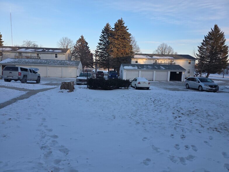 Building Photo - 466 Appleton St