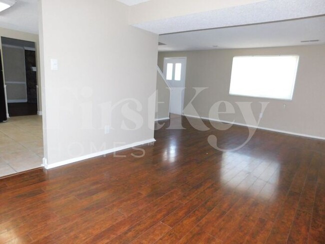 Building Photo - 7076 Autumnhill Ln