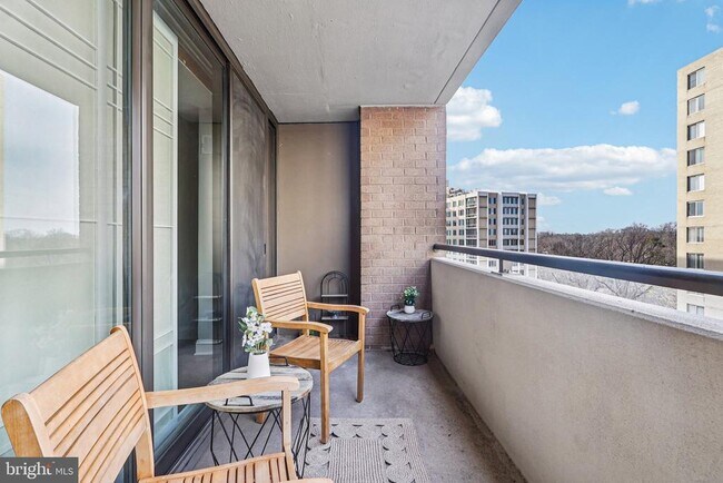 Building Photo - 4620 N Park Ave