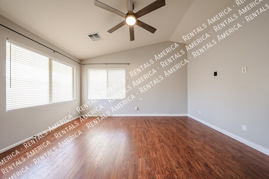 Building Photo - 51 W Hereford Dr