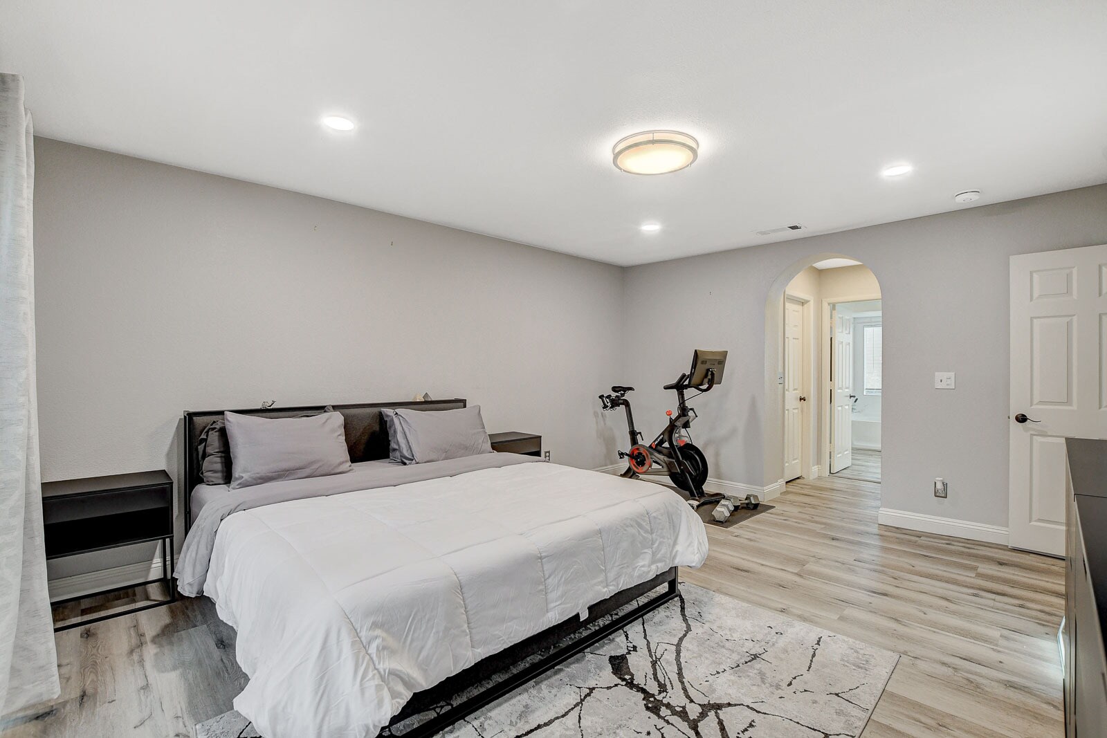 Building Photo - 2224 Lucerne Ct