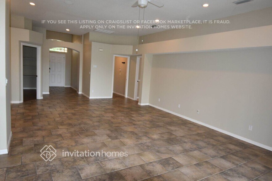 Building Photo - 11107 Silver Dancer Dr