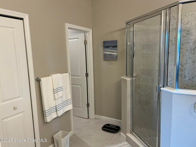Building Photo - 3931 Playa Del Sol Dr