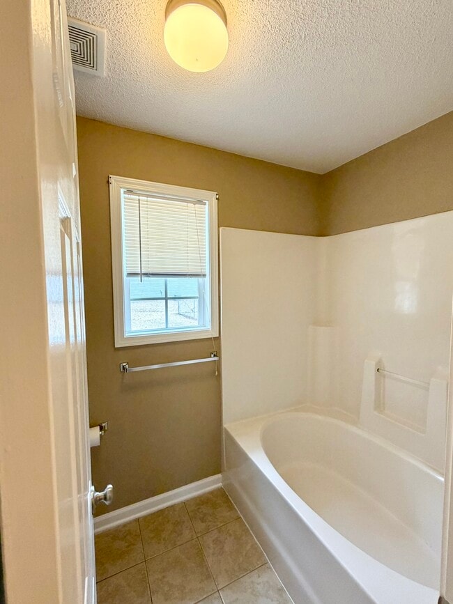 Building Photo - 132 Brook Pl