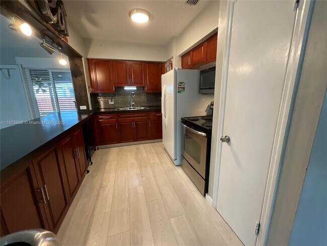 Building Photo - 385 NW 129th St