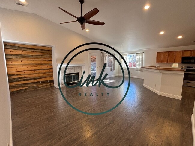 Building Photo - Beautiful home in Carson Valley