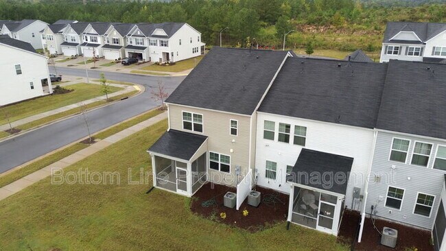 Building Photo - 5000 Arkose Dr