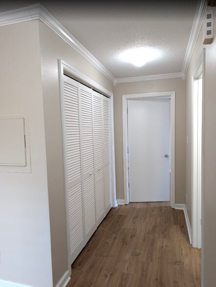 Building Photo - 2145 Westmead Dr SW