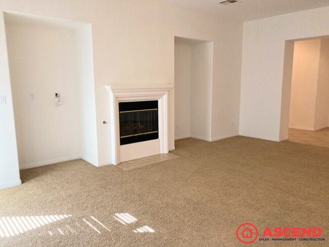 Building Photo - Amazing Home Located in Gated Community!
