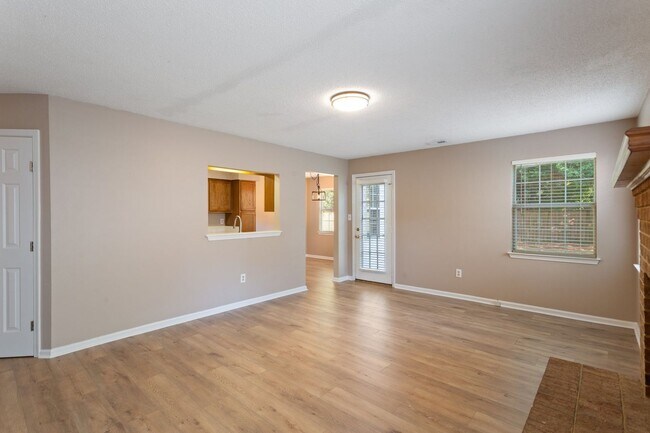 Building Photo - 1470 Berkshire Dr