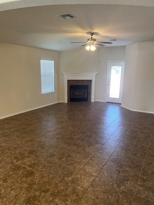 Building Photo - 6201 Dorothy Muree Dr