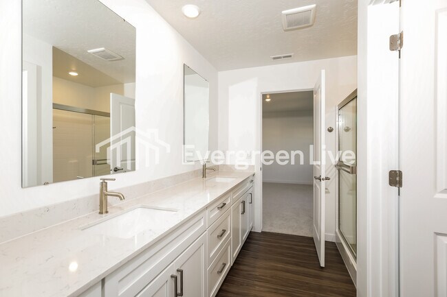 Building Photo - 896 Knowledge St