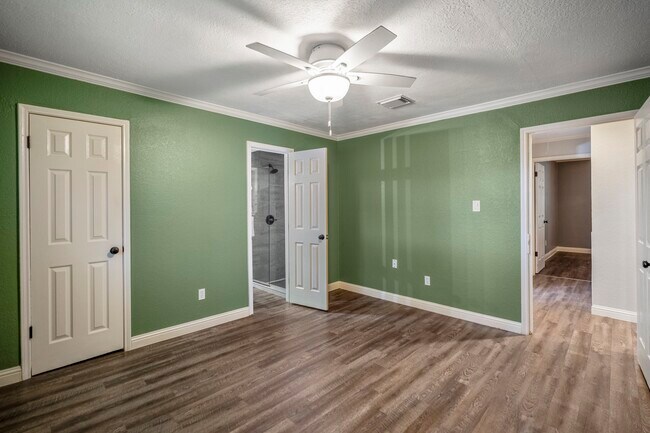 Building Photo - 2411 Orange St