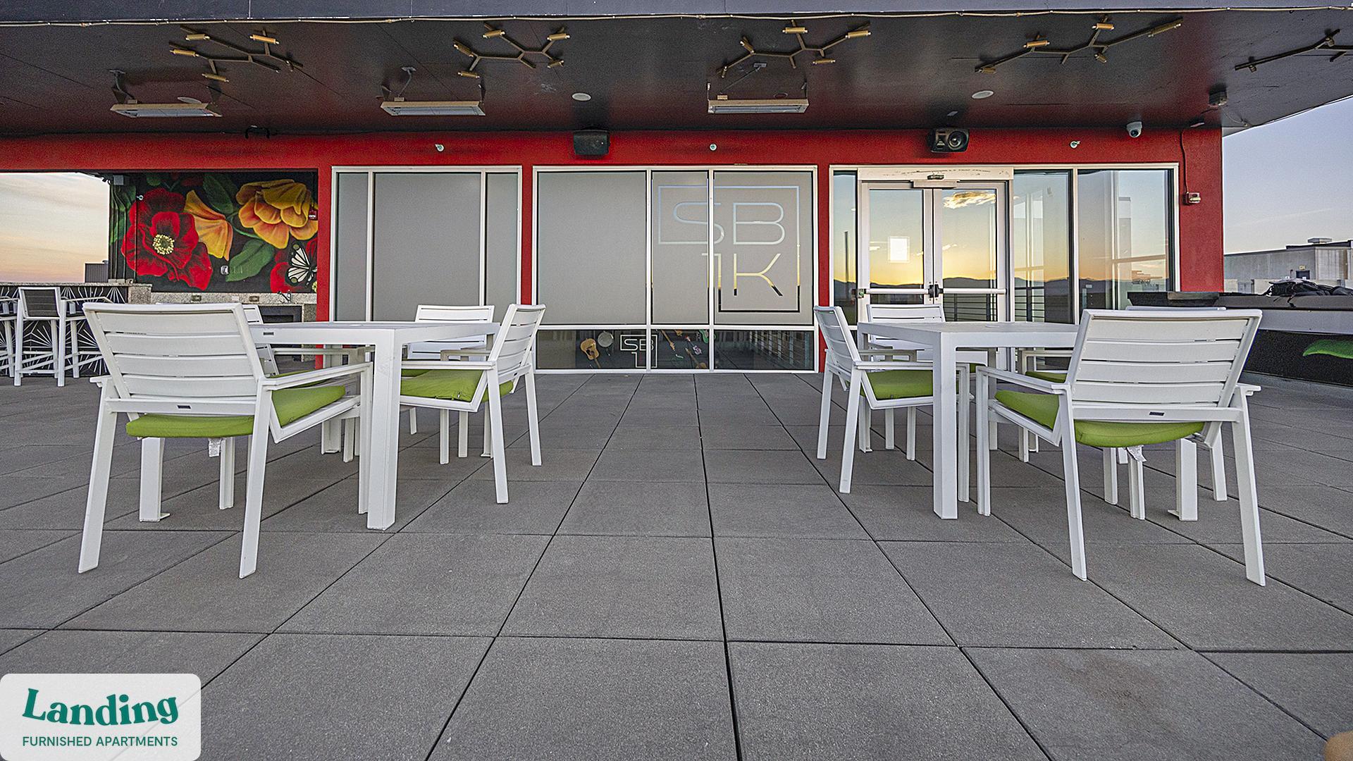 Building Photo - 1000 S Broadway