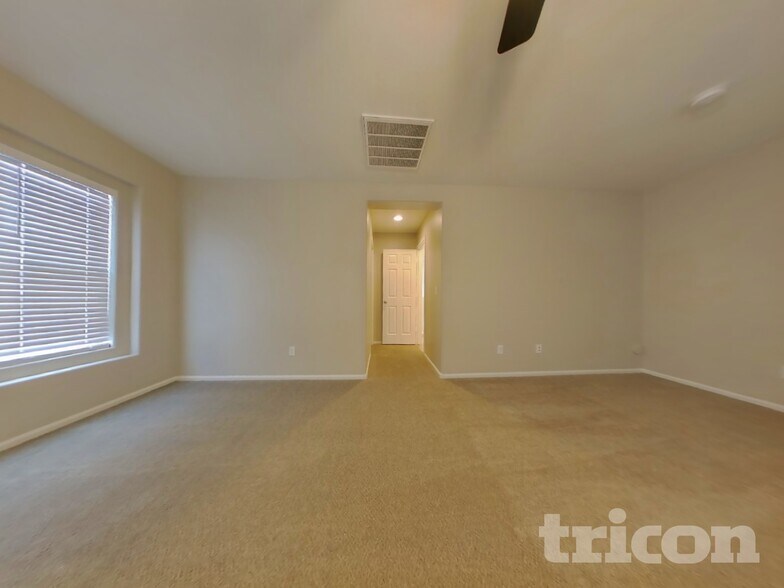 Building Photo - 4912 N 109th Ave