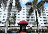 Building Photo - 1251 NE 108th St