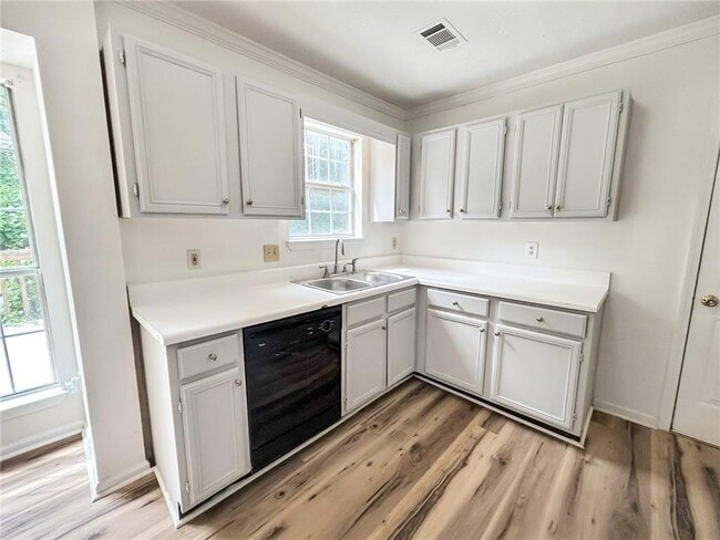 Building Photo - 2945 Georgian Manor Dr