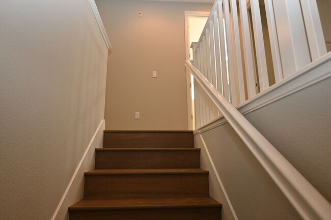 Building Photo - Stylish, Contemporary Campbell 4/2 home with Patio & Attached Garage