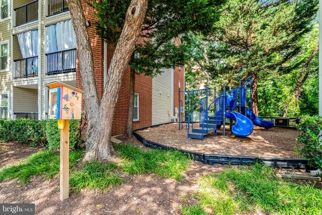 Building Photo - 3307 Wyndham Cir