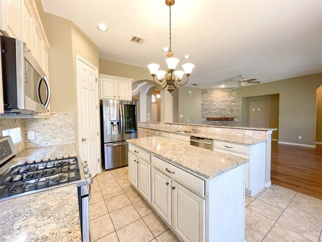 Building Photo - 2605 Tumbling River Dr