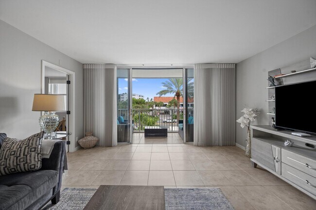 Building Photo - 2860 S Ocean Blvd
