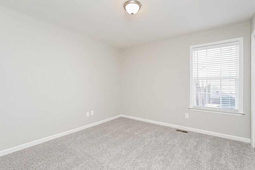 Building Photo - 2099 Prescott Way