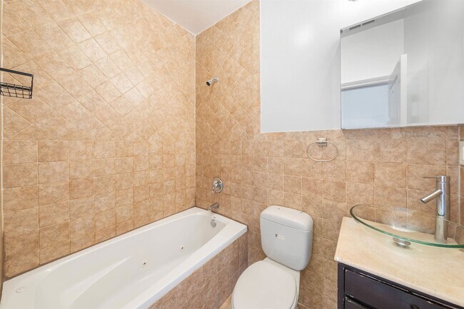 Building Photo - 239 Baldwin Ave