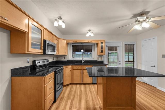 Building Photo - 6901 Red Fox Trail