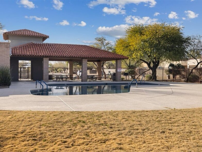 Building Photo - 6186 S Wheaton Dr