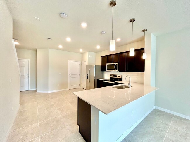 Building Photo - Live in style: Family-friendly 3BR, 2.5BA ...