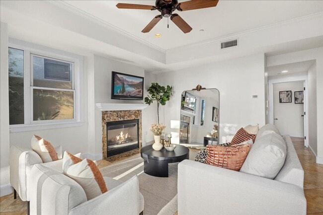 Building Photo - 411 Orange Ave