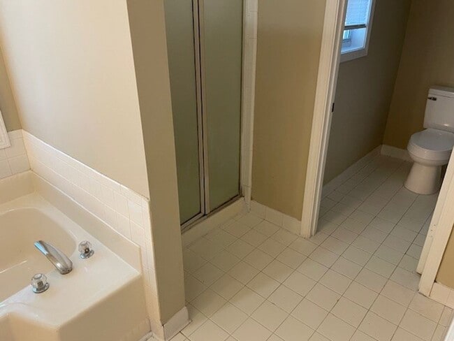 Building Photo - 385 Burch Rd