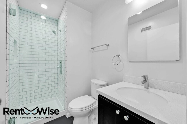 Building Photo - 338 Arbor Dr