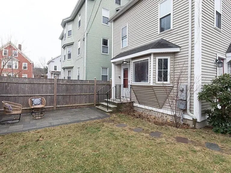 Building Photo - 1 Rowen Ct