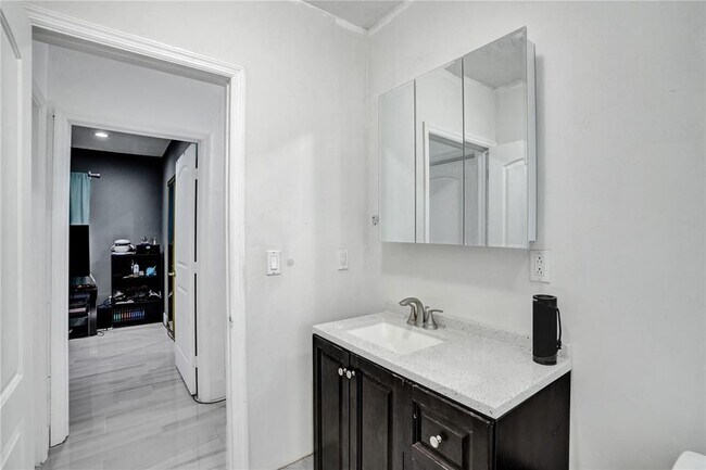 Building Photo - 12525 SW 104th St