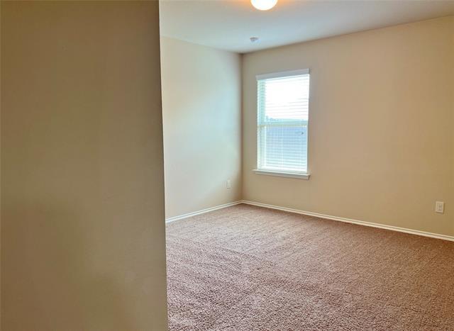 Building Photo - 222 Thoroughbred St