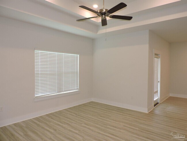 Building Photo - 5851 Sargassum Ln