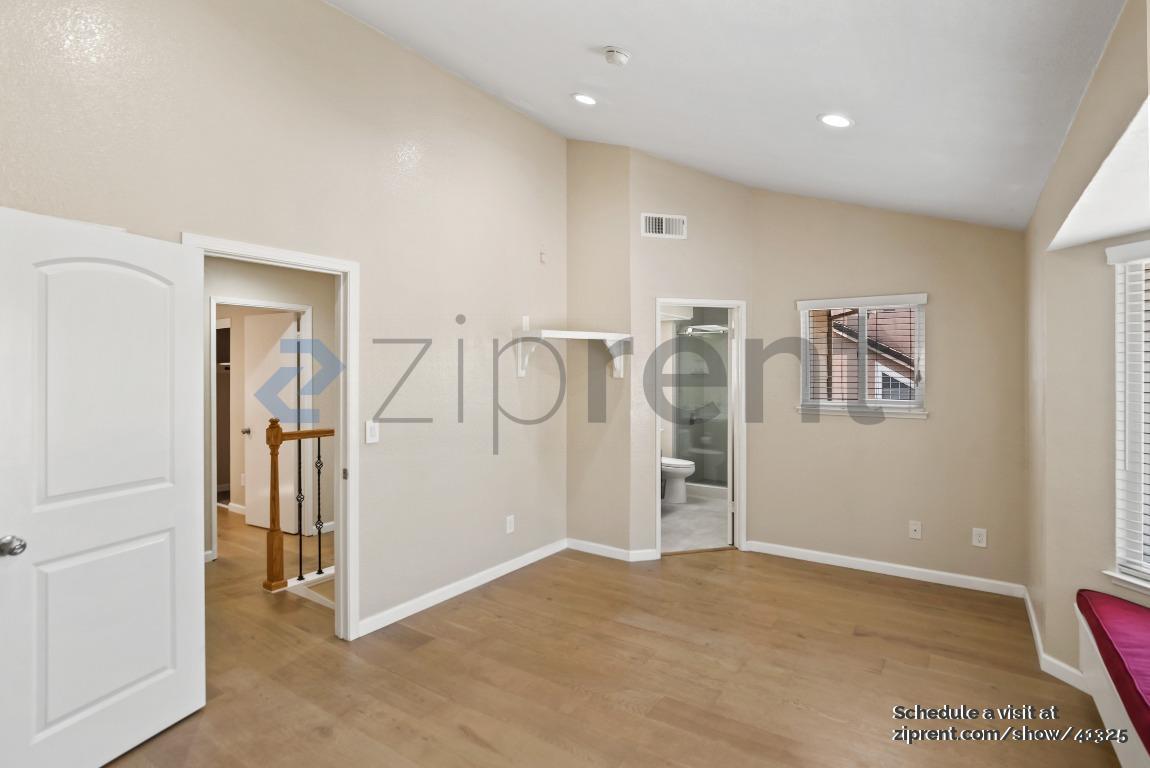 Building Photo - 35685 Terrace Dr