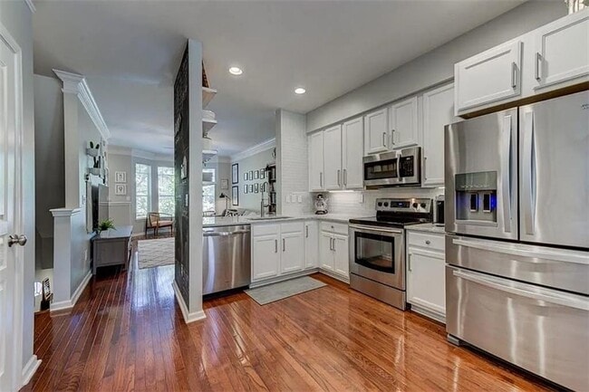 Building Photo - 375 Highland Ave NE