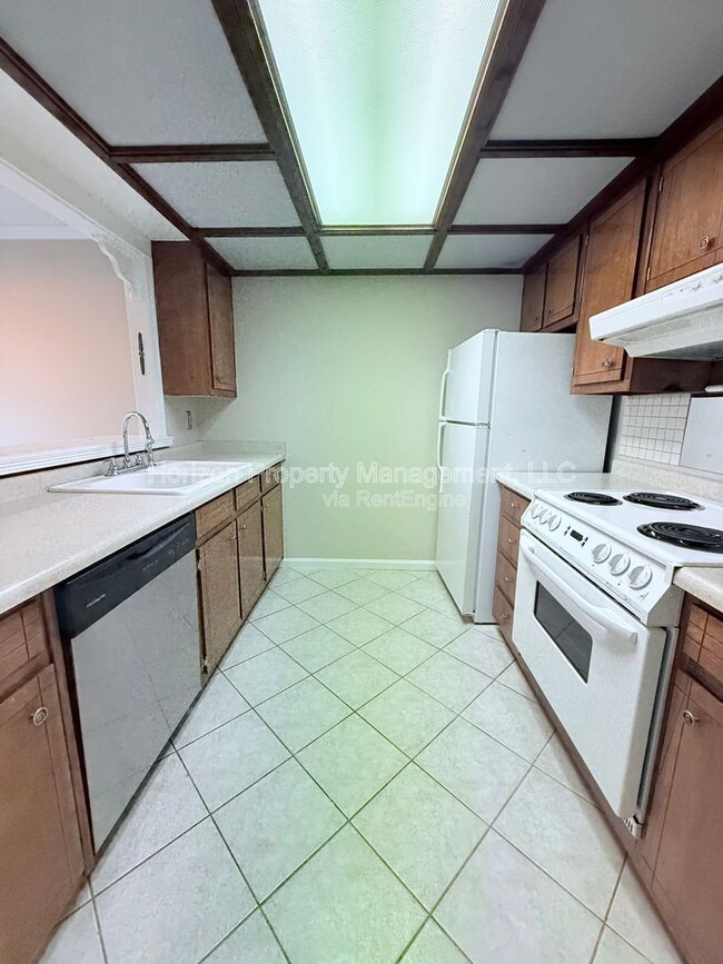 Building Photo - 3730 Old Flowery Branch Rd