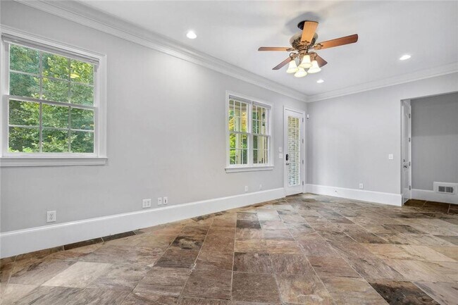 Building Photo - 11140 W Rd