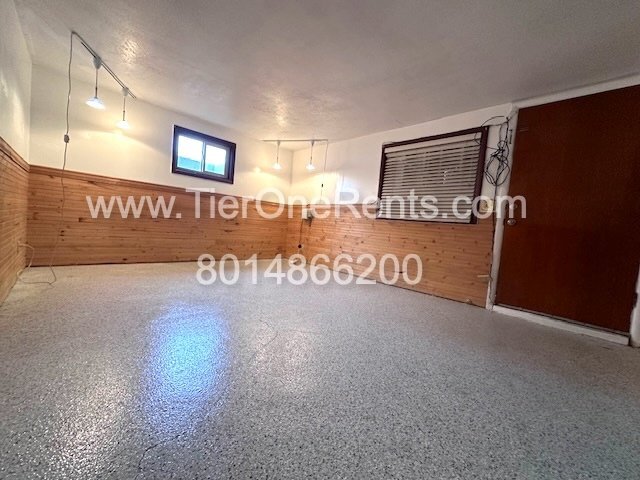 Building Photo - NO DEPOSIT option available for qualified renters!