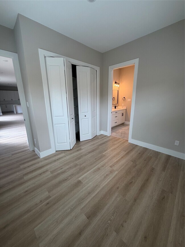 Building Photo - 2607 Piemonte Ave