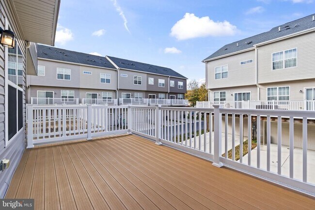 Building Photo - 3030 Mia Ln