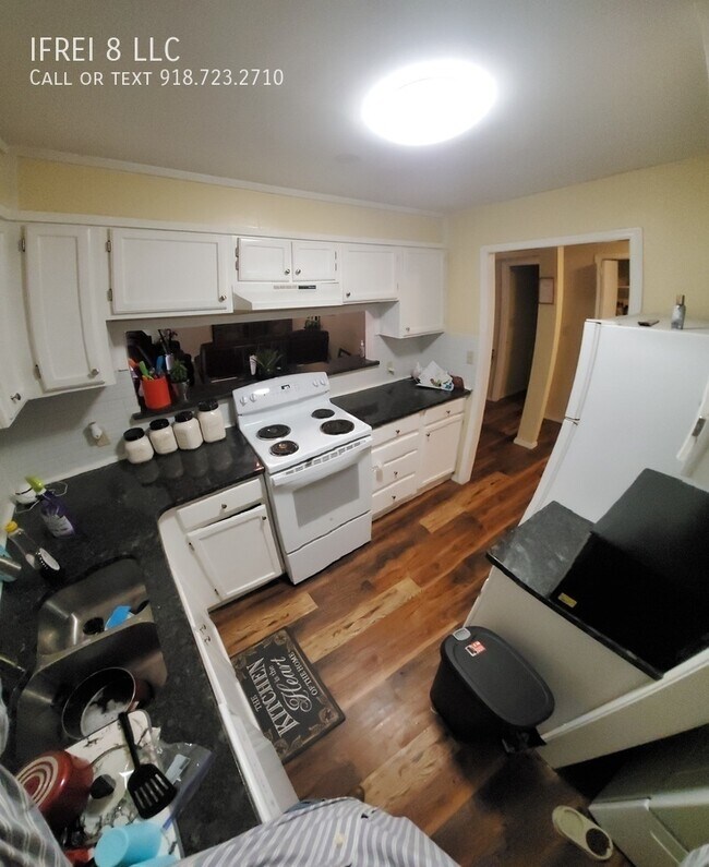 Building Photo - 1435 S 124th E Ave