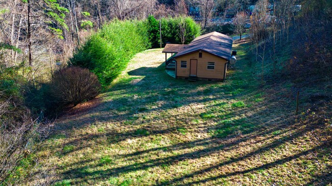 Building Photo - Newly Remodeled Home near Harris Regional ...