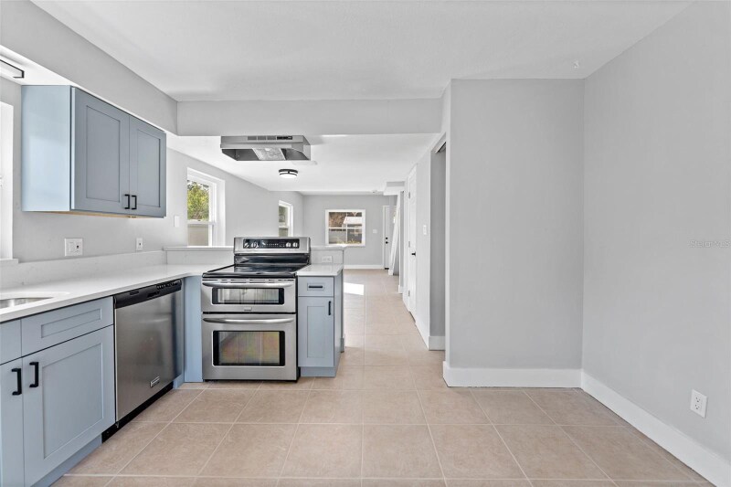 Building Photo - 8737 N Tangerine Pl