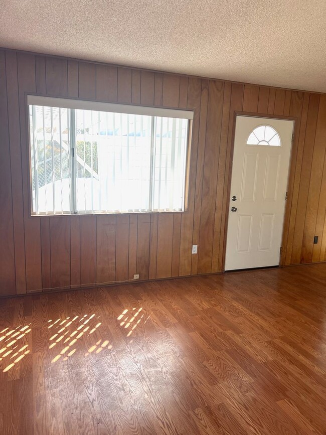 Building Photo - San Diego Charm: 3-Bed Home, Attached Gara...